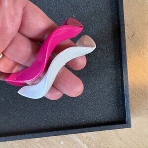Set Lot of 2 Vintage 80s Retro Wave Plastic Acrylic Bangles White Fuchsia Pink